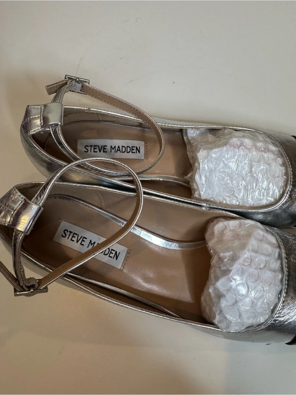 Steve Madden Eli Women's Silver and Black Courts size 8.5